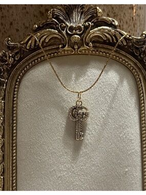 Gucci vintage Gold Crystal Key Charm